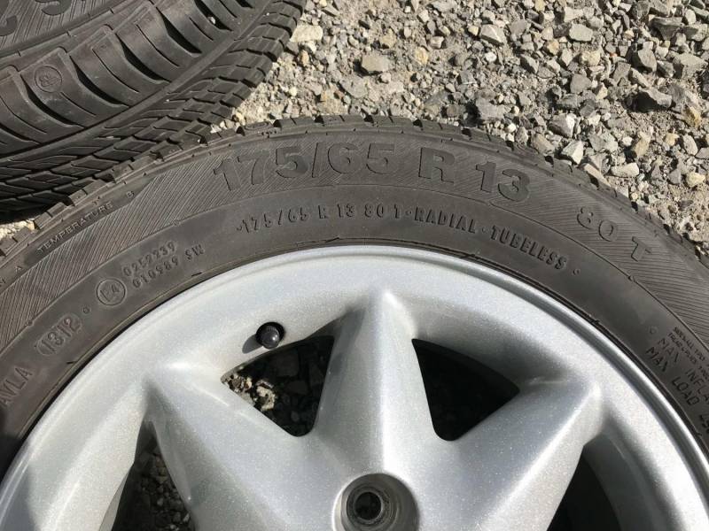 ox_felgi-aluminiowe-13-4x100-opony-letnie-barum-stan-bdb-grupa-vag