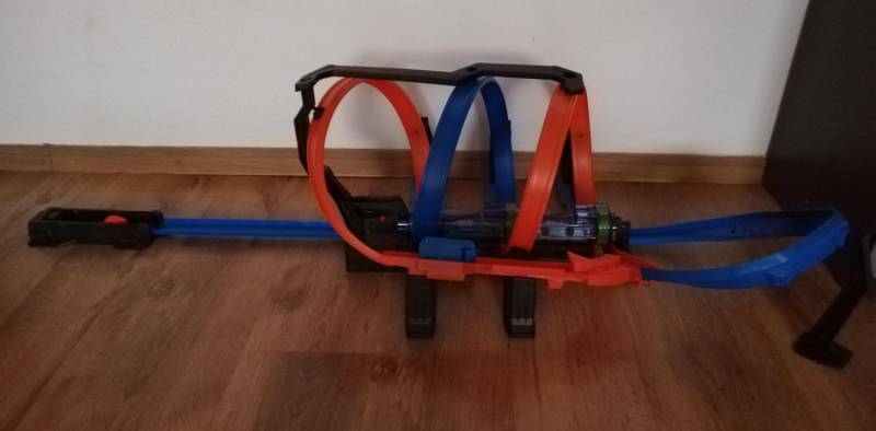 ox_tor-hot-wheels-petle-grozy