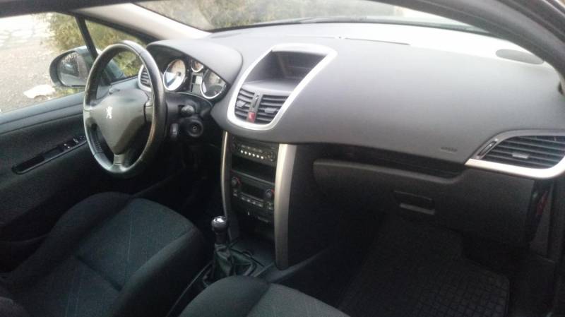 ox_peugeot-207-krajowy-14-benzyna-climatronic