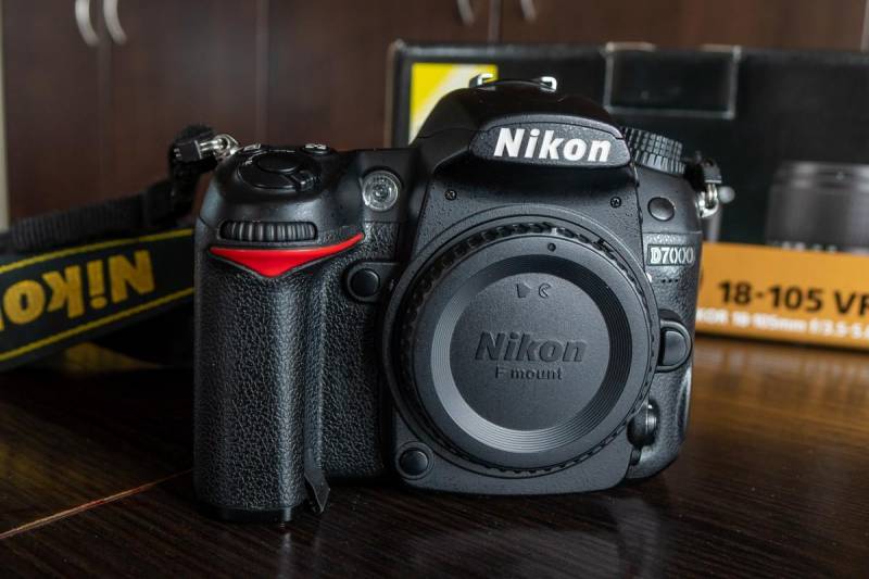 ox_aparat-nikon-d7000-body
