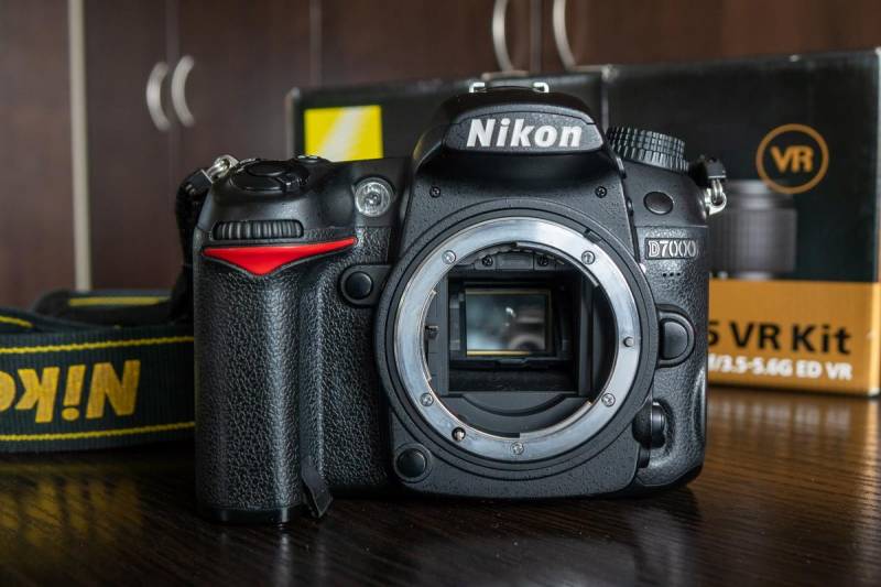 ox_aparat-nikon-d7000-body