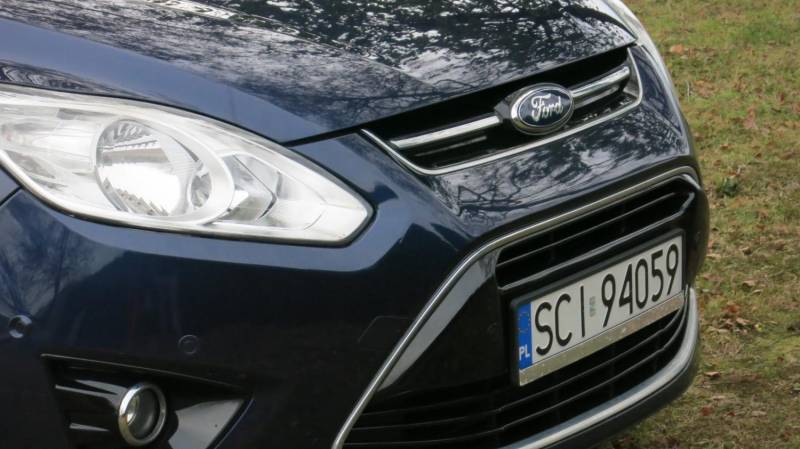 ox_ford-c-max-sprzedam-ford-c-max-16-tdci-115km-6-biegow-2012-nawigacja