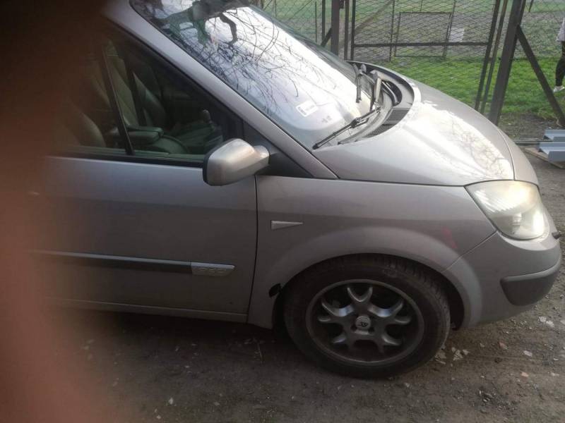 ox_renault-grande-scenic