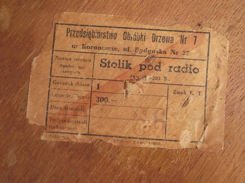 ox_prl-stolik-pod-radio