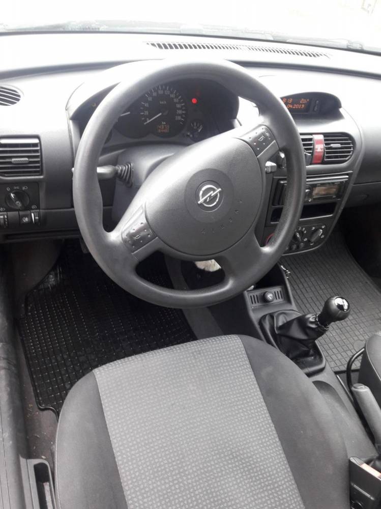 ox_sprzedam-opel-corsa-2005r-12-benzyna