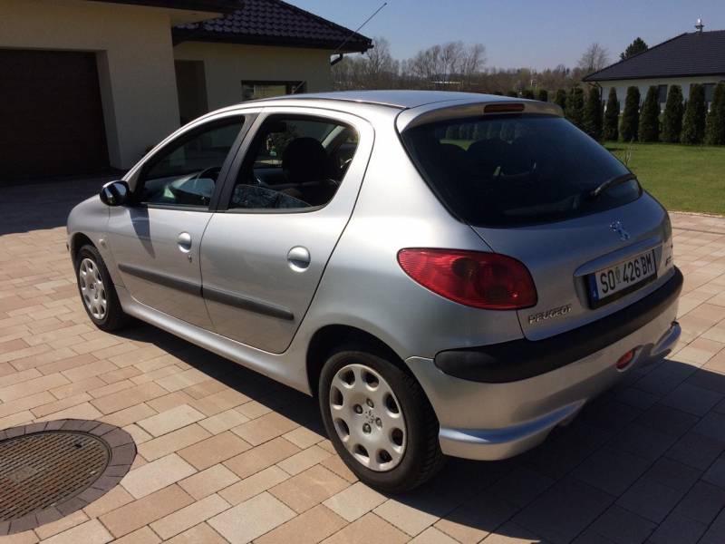 ox_peugeot-206-11-benzyna-klimatyzacja-2005rokbezwypadkowy