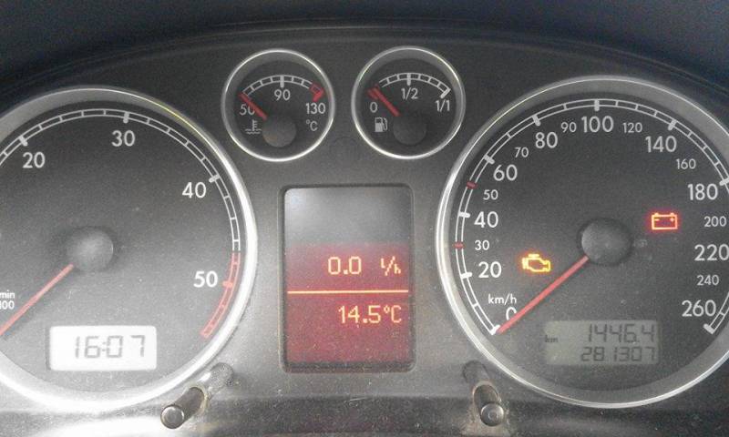 ox_volkswagen-passat-kombi-2003-r-19-tdi-130-km