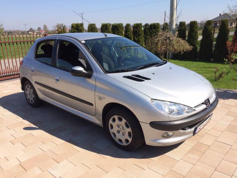 ox_peugeot-206-11-benzyna-klimatyzacja-2005rokbezwypadkowy