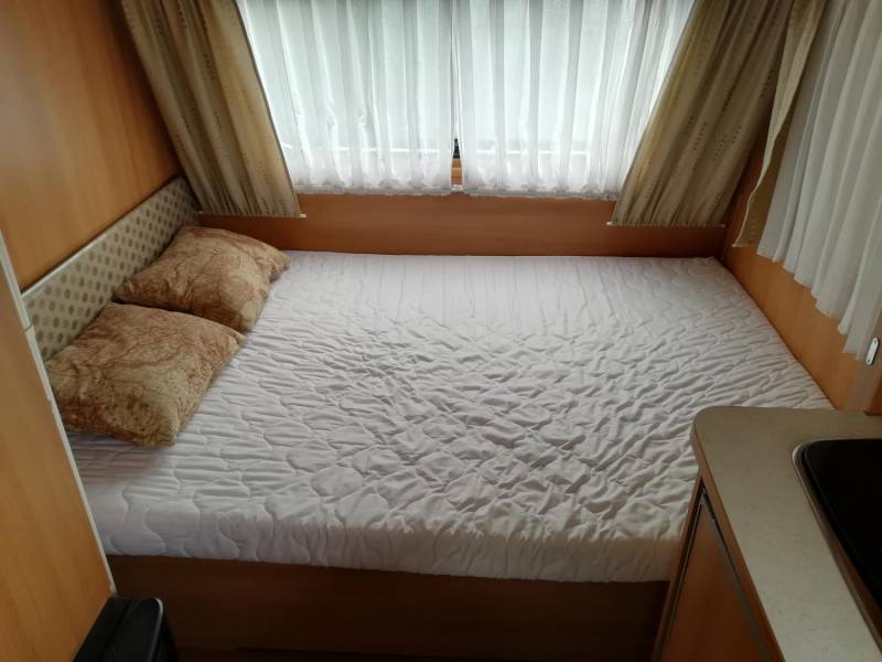 ox_przyczepa-kempingowa-caravelair-rubis-390-r-2011