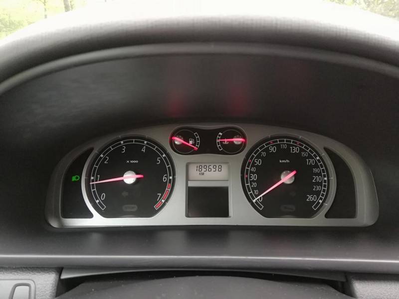ox_renault-laguna-ii-kombi-16-189tyskm-klima-xenon