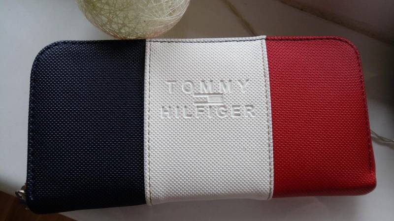 ox_portfel-tommy-hilfiger-damski-duzy