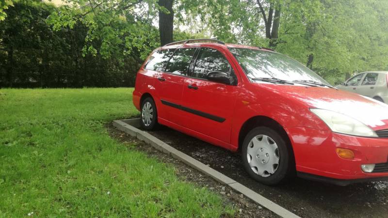 ox_sprzedam-ford-fokus-16-1999r