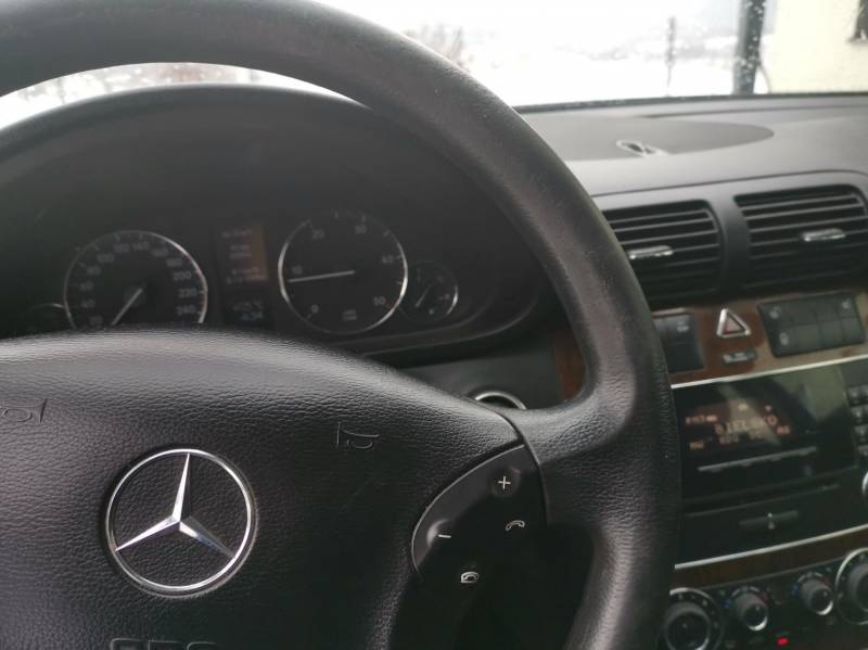ox_mercedes-c-klasa-2007r