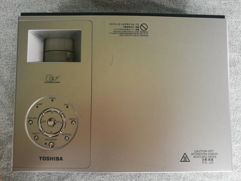 ox_projektor-cyfrowy-toshiba-tdp-t95-super-stan