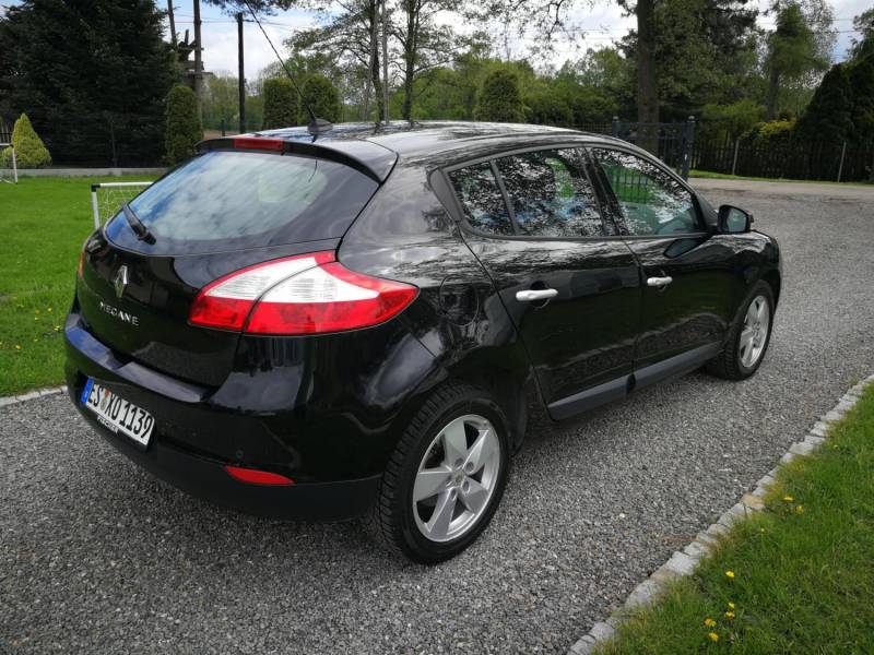 ox_renault-megan-16-benzyna-2011r-121tys-km-navi-klima-nowe-opony