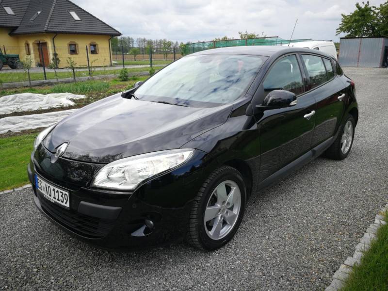 ox_renault-megan-16-benzyna-2011r-121tys-km-navi-klima-nowe-opony