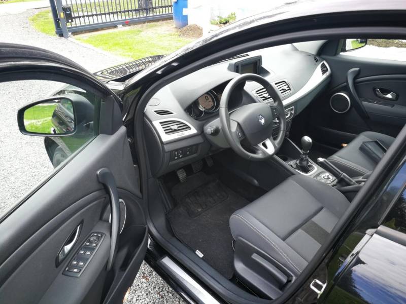 ox_renault-megan-16-benzyna-2011r-121tys-km-navi-klima-nowe-opony