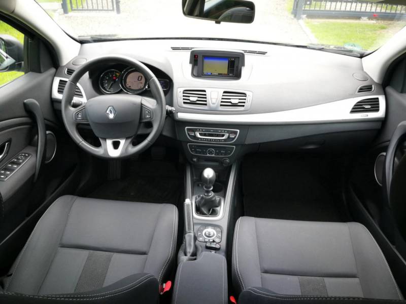 ox_renault-megan-16-benzyna-2011r-121tys-km-navi-klima-nowe-opony