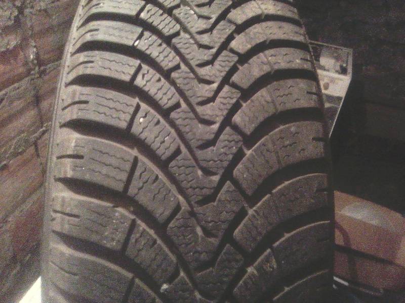ox_opony-zimowe-po-jednym-sezonie-r15-18565-falken