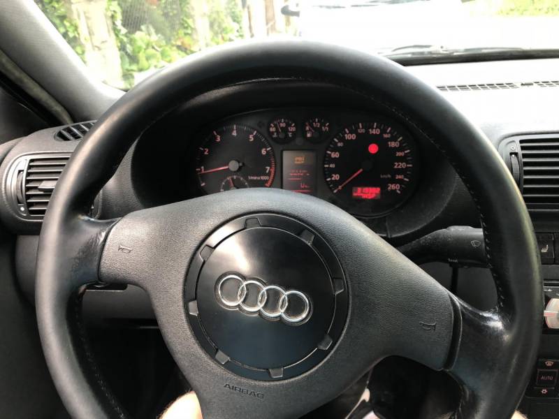 ox_sprzedam-audi-a3-1997r