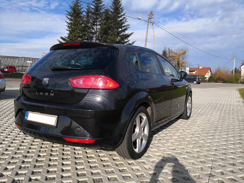 ox_seat-leon-ii-lift-16tdi-alu-17-klimatronik-esp-maly-przebieg