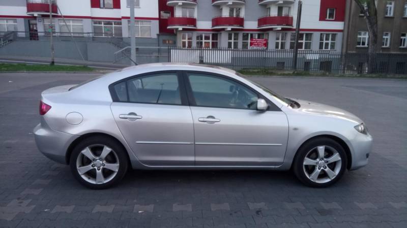 ox_mazda-3-sedan-wersja-top-sport