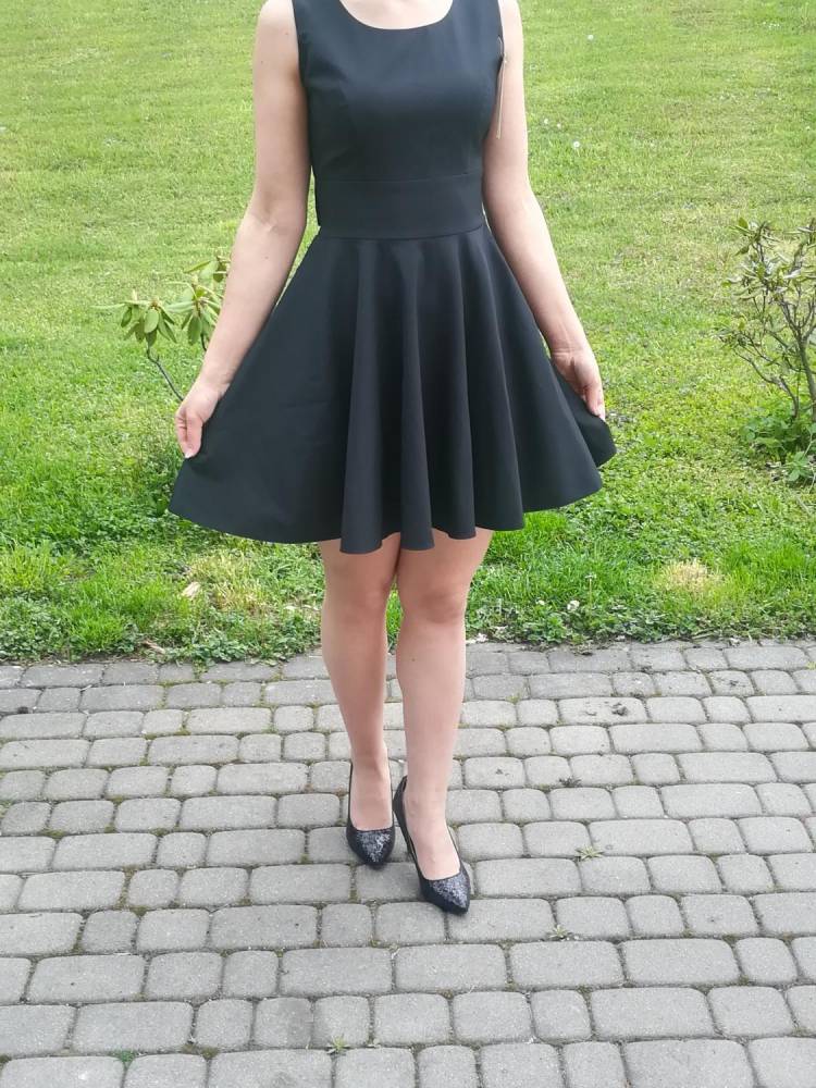 ox_nowa-czarna-elegancka-sukienka
