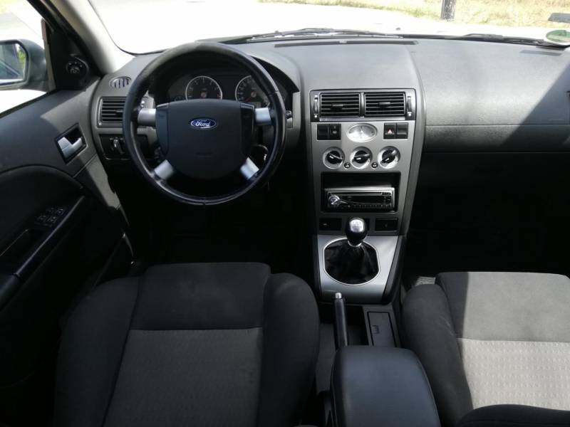 ox_ford-mondeo-kombi-18-klima