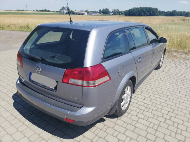 ox_opel-vectra-c-kombi-19cdti-8v-120km-xenon-2005r