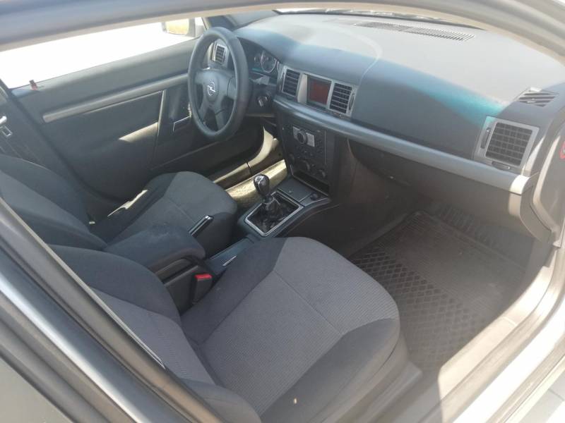 ox_opel-vectra-c-kombi-19cdti-8v-120km-xenon-2005r