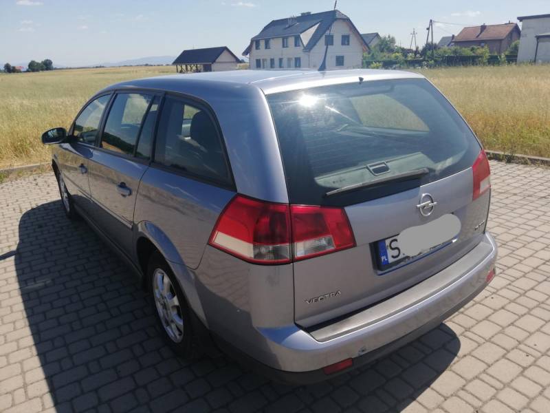 ox_opel-vectra-c-kombi-19cdti-8v-120km-xenon-2005r