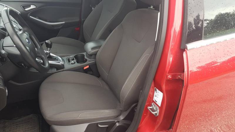 ox_ford-focus-20-tdci-140km-kombi-i-wl-tempomat-klimatronic-2011r