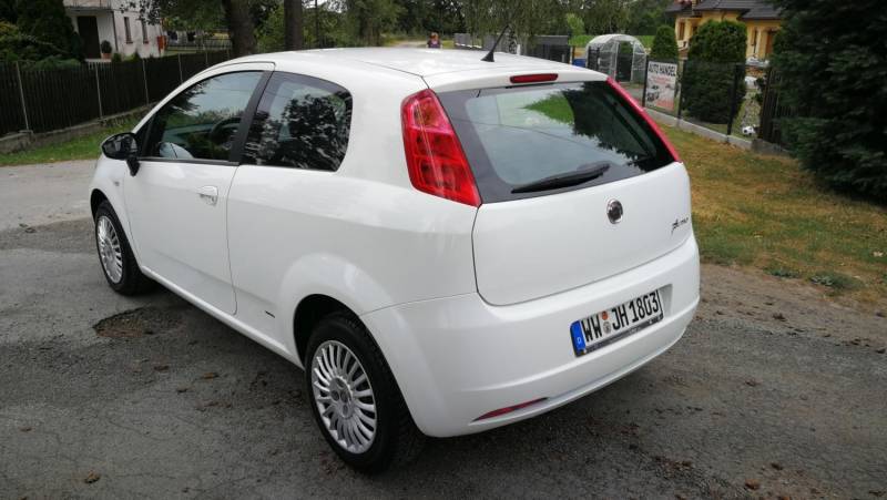ox_grande-punto-14-benzyna-klima-2008r-135tyskm