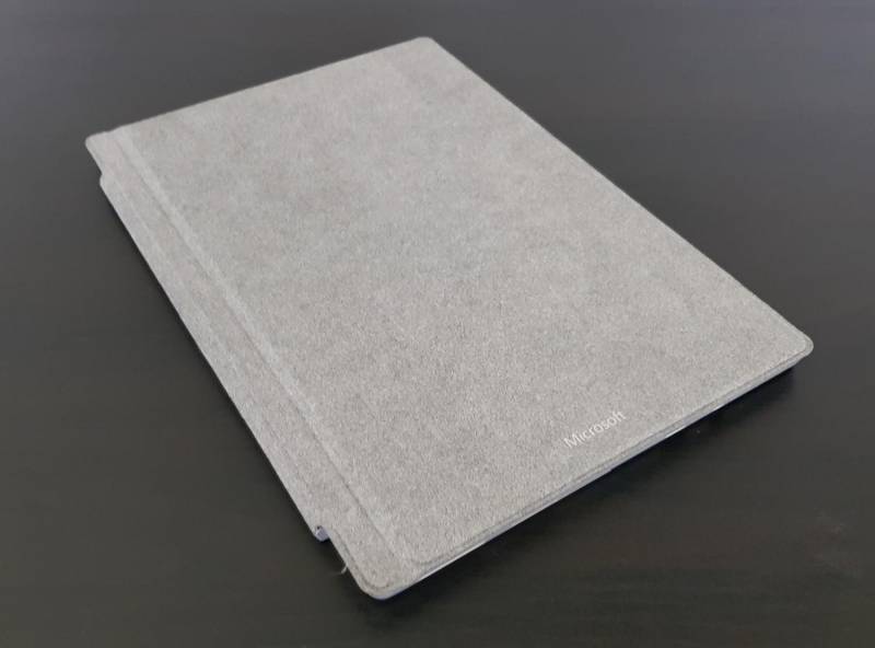 ox_laptop-2-w-1-microsoft-surface-pro-i5-7300u8gb256ssdwin10p-dodatki