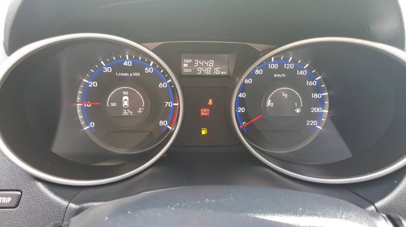 ox_hyundai-ix35-2012-2wd-1600-benzyna-135-km