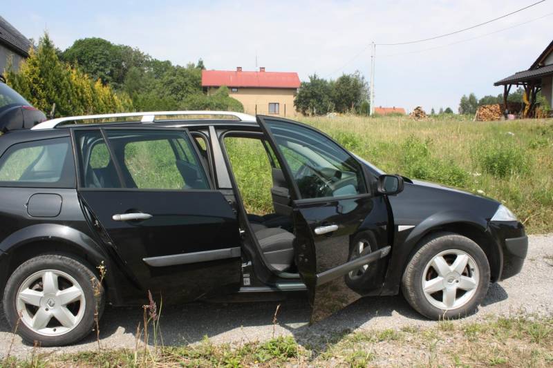 ox_sprzedam-megane-kombi-ii-comfort-authentique-2006