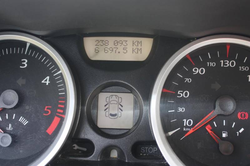 ox_sprzedam-megane-kombi-ii-comfort-authentique-2006
