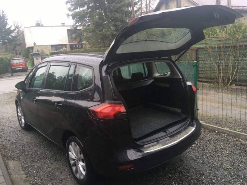 ox_opel-zafira-tourer-2014