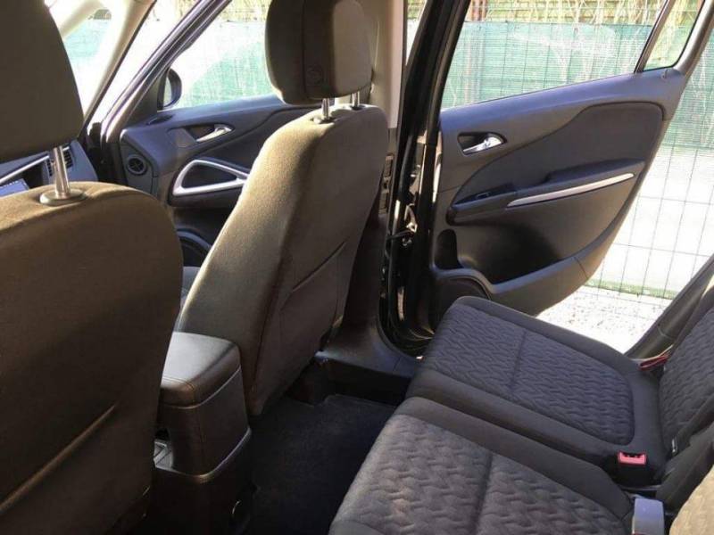 ox_opel-zafira-tourer-2014