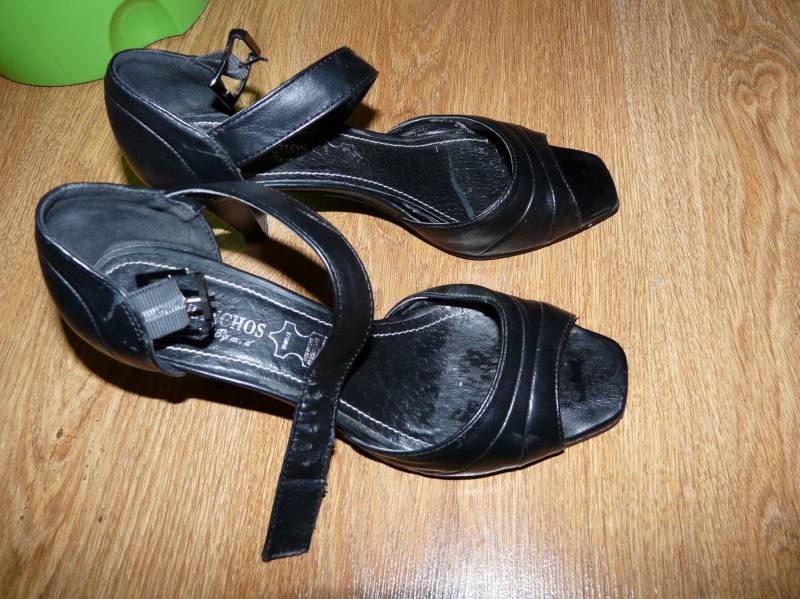 ox_oddam-za-10-zl-sliczne-czarne-sandalki-rozmiar-38