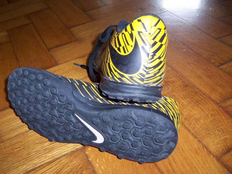ox_buty-pilkarskie-nike-turfy-rozm-39-dlwkladki-245cm