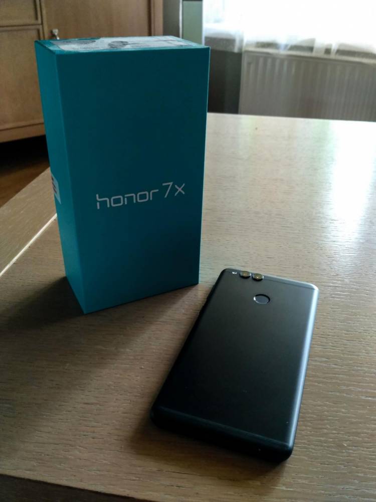 ox_telefon-honor-7x-case-nillkin