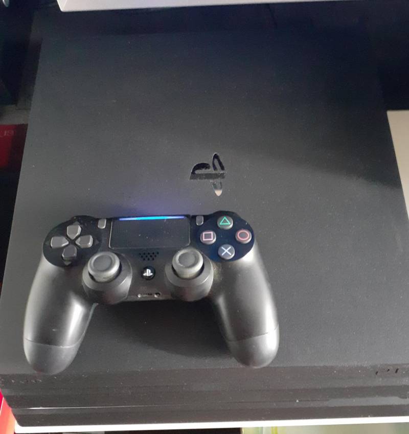 ox_playstation-4-pro-1-tb-20-gier