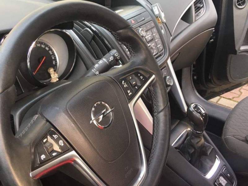 ox_opel-zafira-tourer-2014