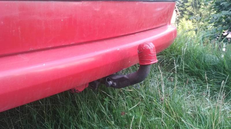 ox_opel-vectra-b-kombi-16-benzyna-1998-r-hak-czerwony-kompl-zimowek