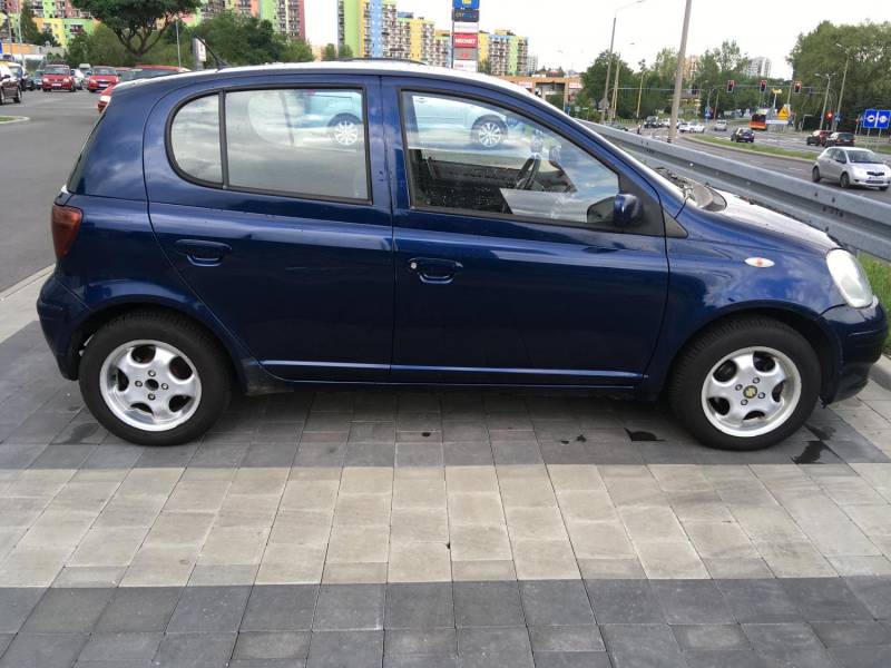 ox_toyota-yaris-2003-diesel-bezawaryjny-malo-pali-45l100km