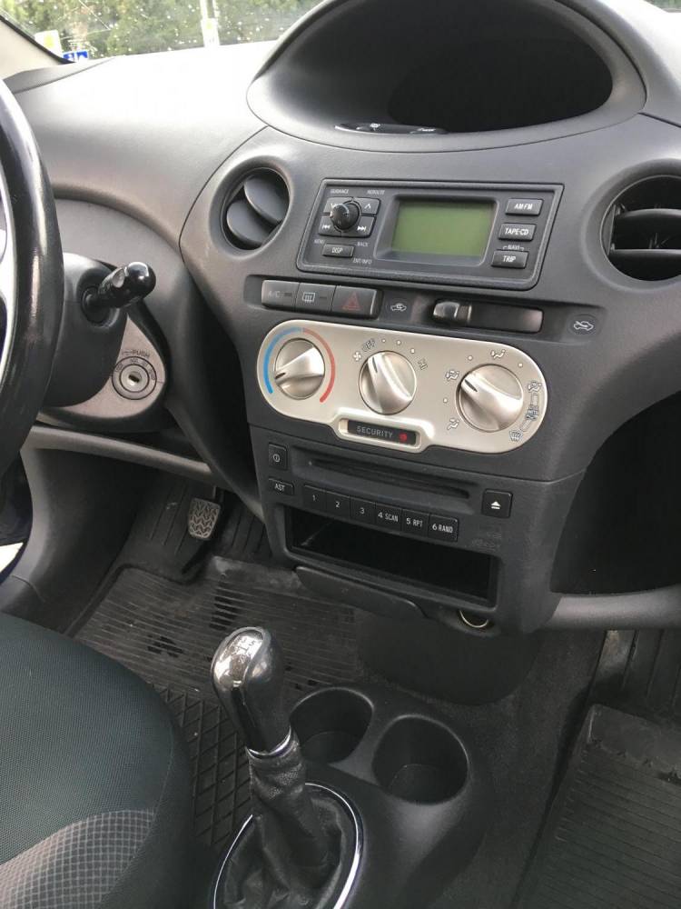 ox_toyota-yaris-2003-diesel-bezawaryjny-malo-pali-45l100km