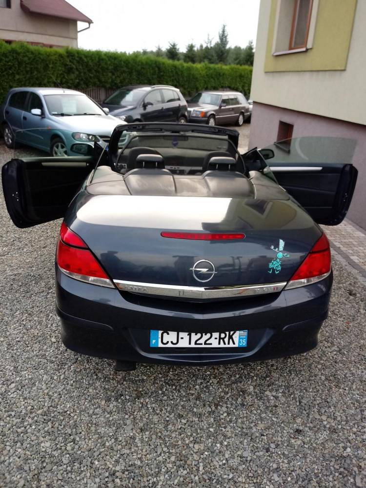 ox_opel-astra-h-cabrio-2007-r-19-td-150km