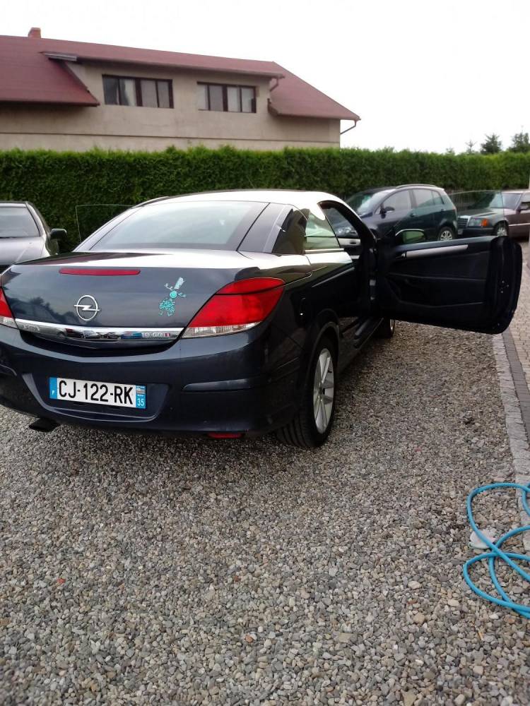 ox_opel-astra-h-cabrio-2007-r-19-td-150km