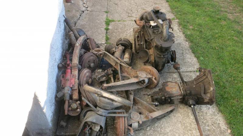 ox_fiat-126p-maluch-sprawny-caly-na-czesci-dwa-silniki-skrzynie-i-inne